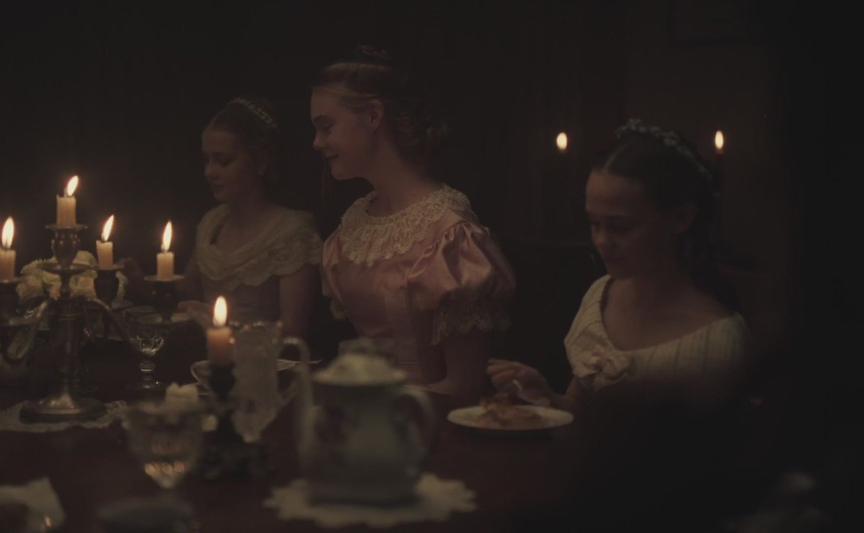 totally-elle-thebeguiled-trailer-008.jpg