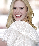 totally-elle-2016-neon-demon-cannes-photocall-272.jpg