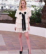 totally-elle-2016-neon-demon-cannes-photocall-362.jpg