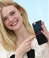 totally-elle-2016-neon-demon-cannes-photocall-417.jpg