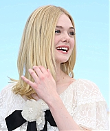 totally-elle-2016-neon-demon-cannes-photocall-458.jpg