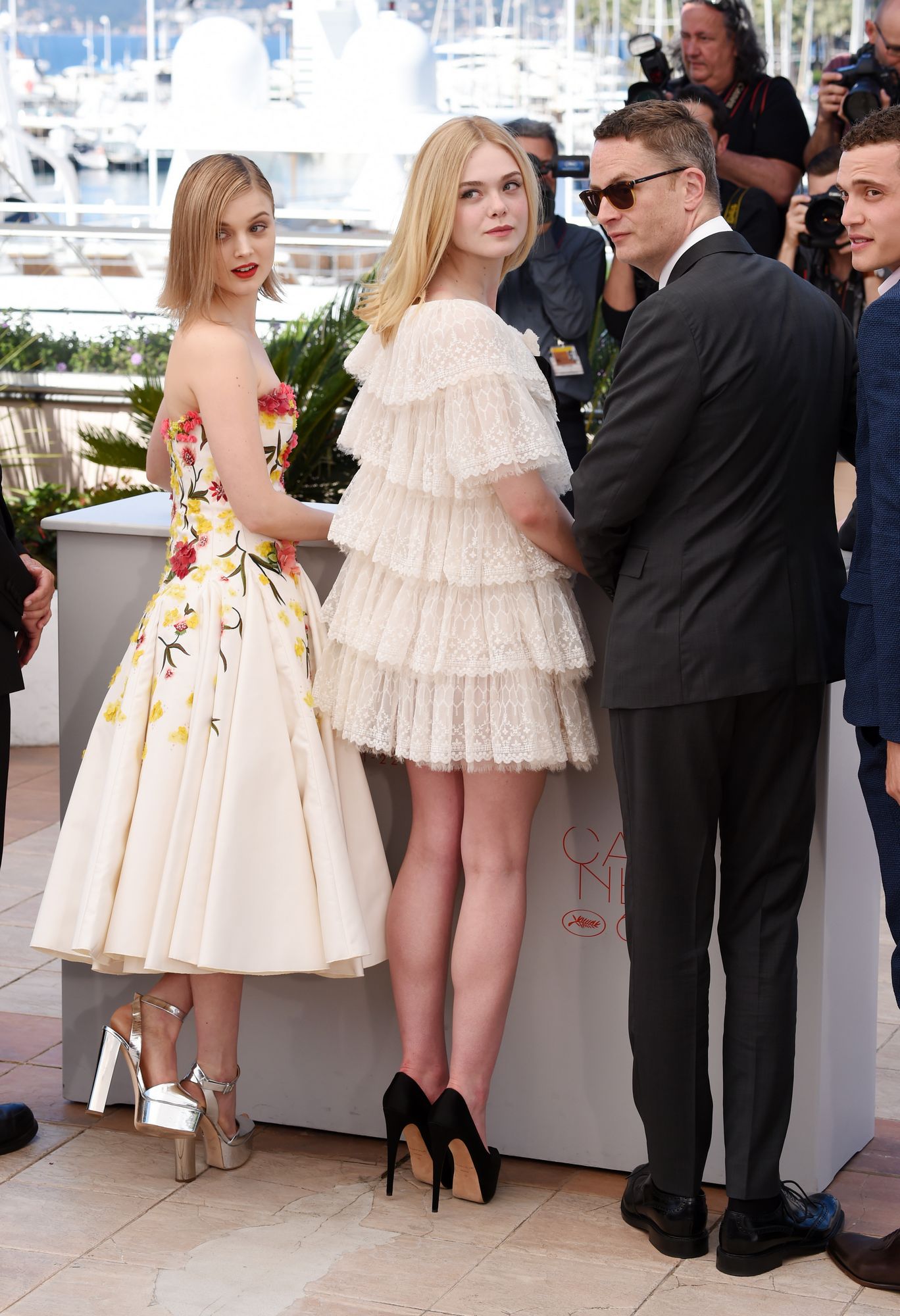 totally-elle-2016-neon-demon-cannes-photocall-060.jpg