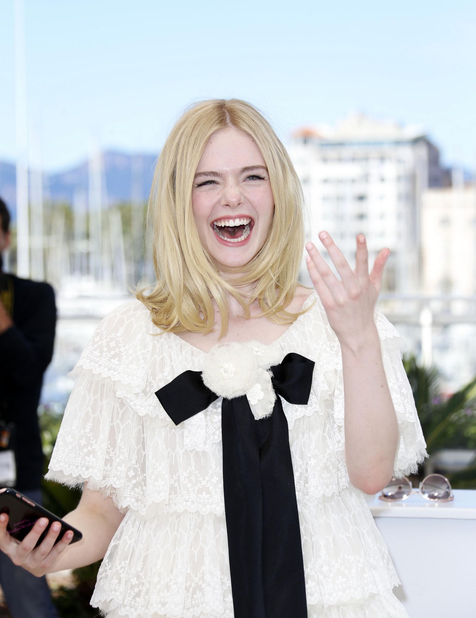totally-elle-2016-neon-demon-cannes-photocall-138.jpg