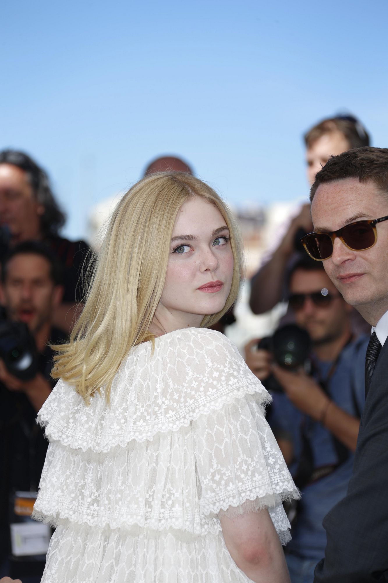 totally-elle-2016-neon-demon-cannes-photocall-153.jpg