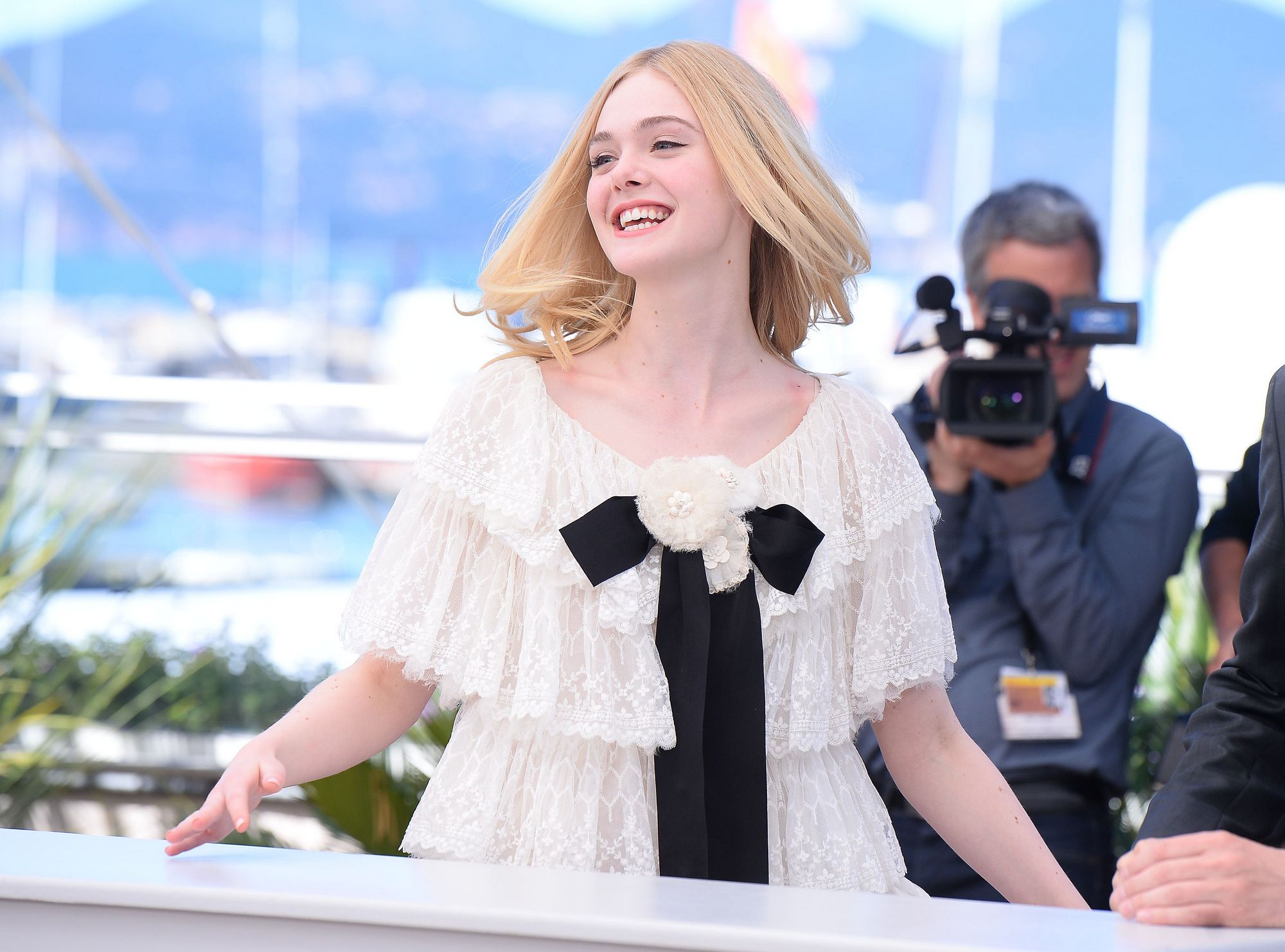 totally-elle-2016-neon-demon-cannes-photocall-166.jpg