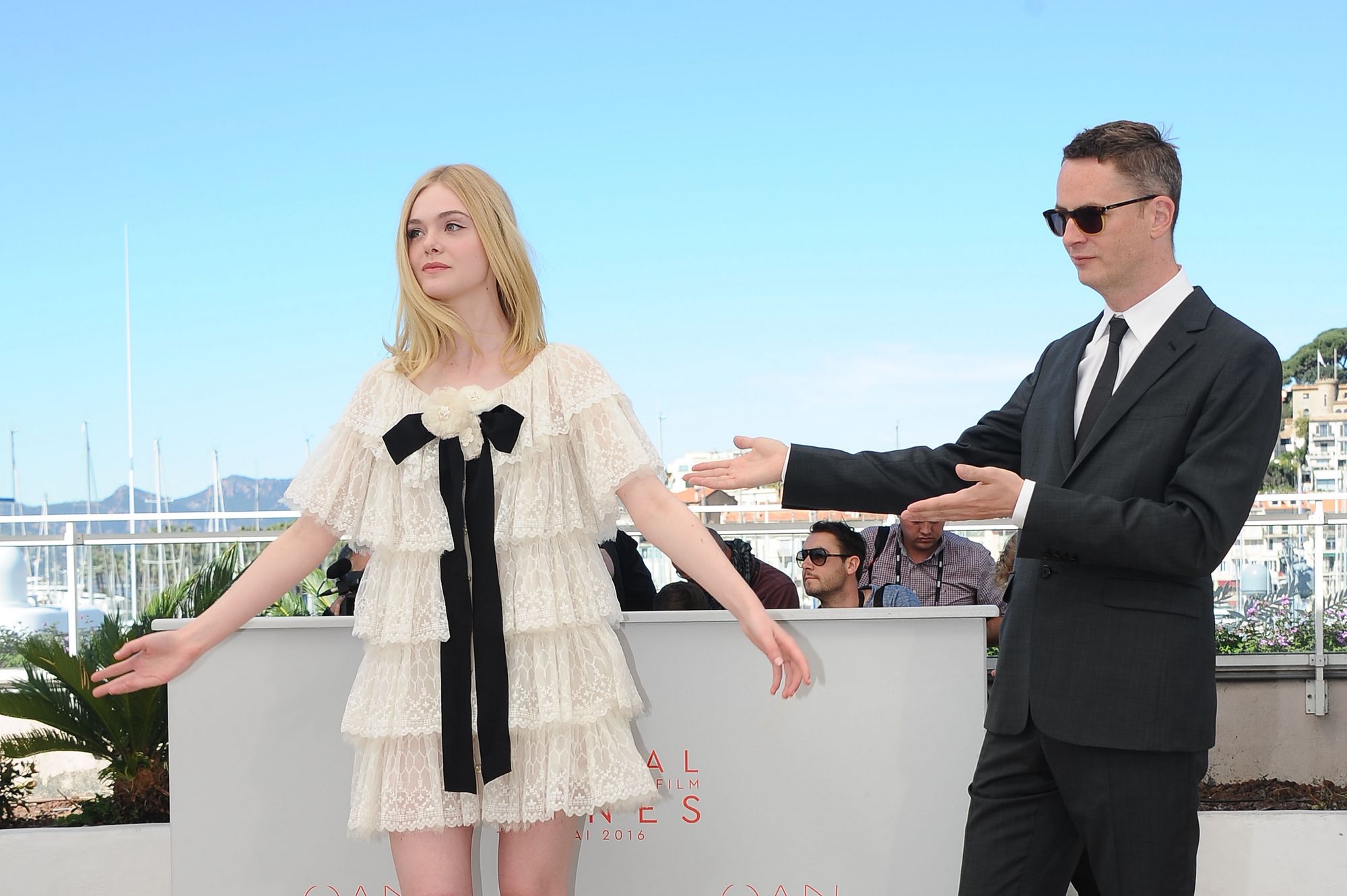 totally-elle-2016-neon-demon-cannes-photocall-241.jpg