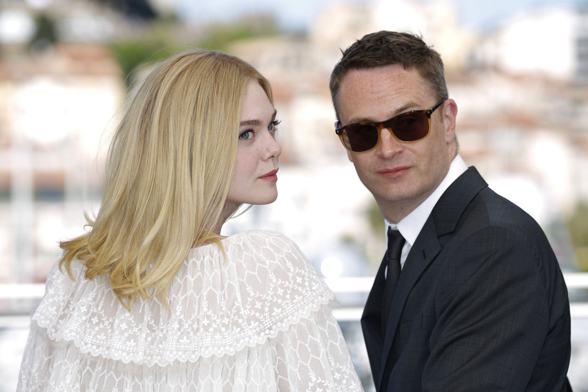 totally-elle-2016-neon-demon-cannes-photocall-281.jpg