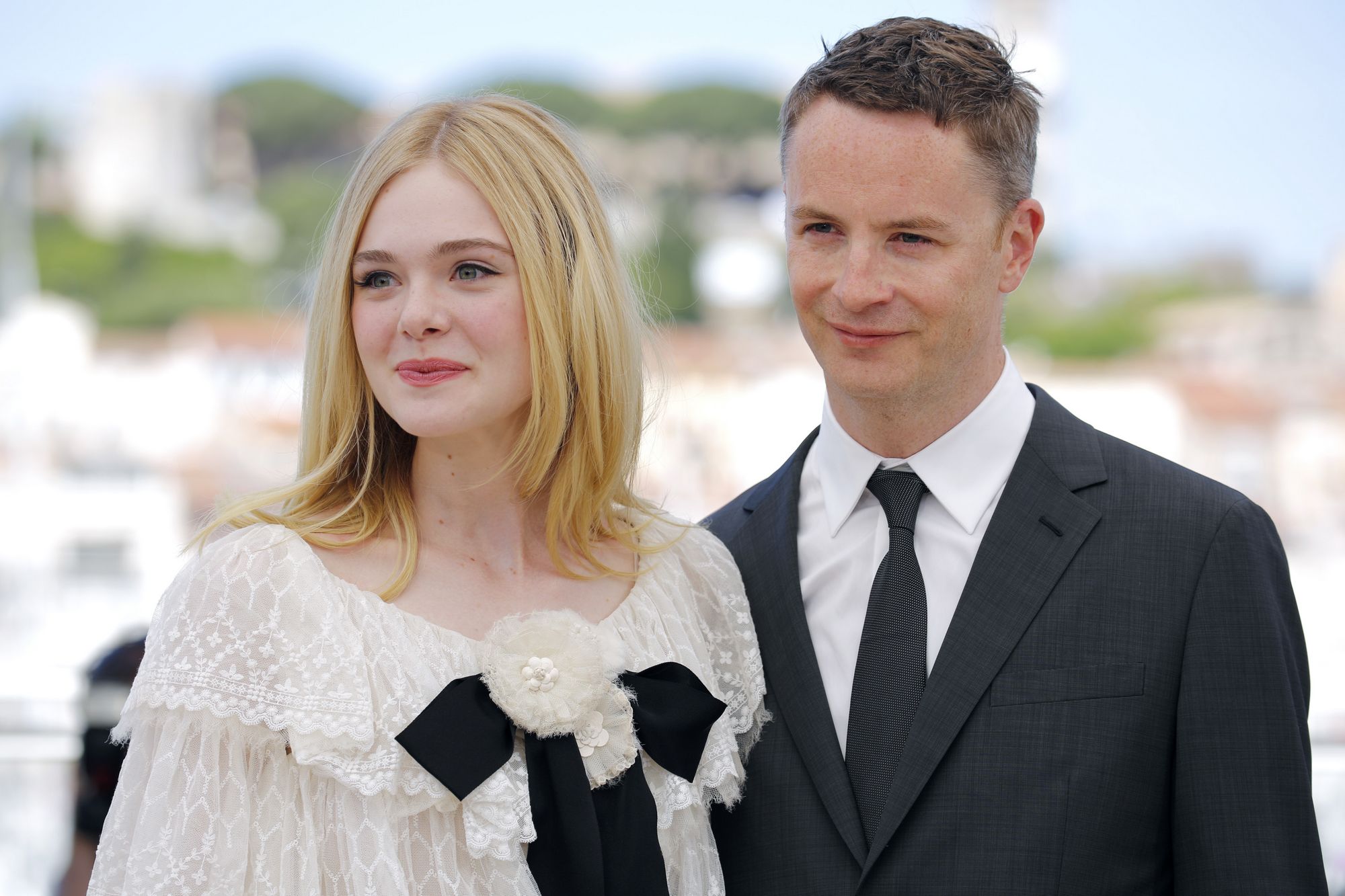 totally-elle-2016-neon-demon-cannes-photocall-287.jpg