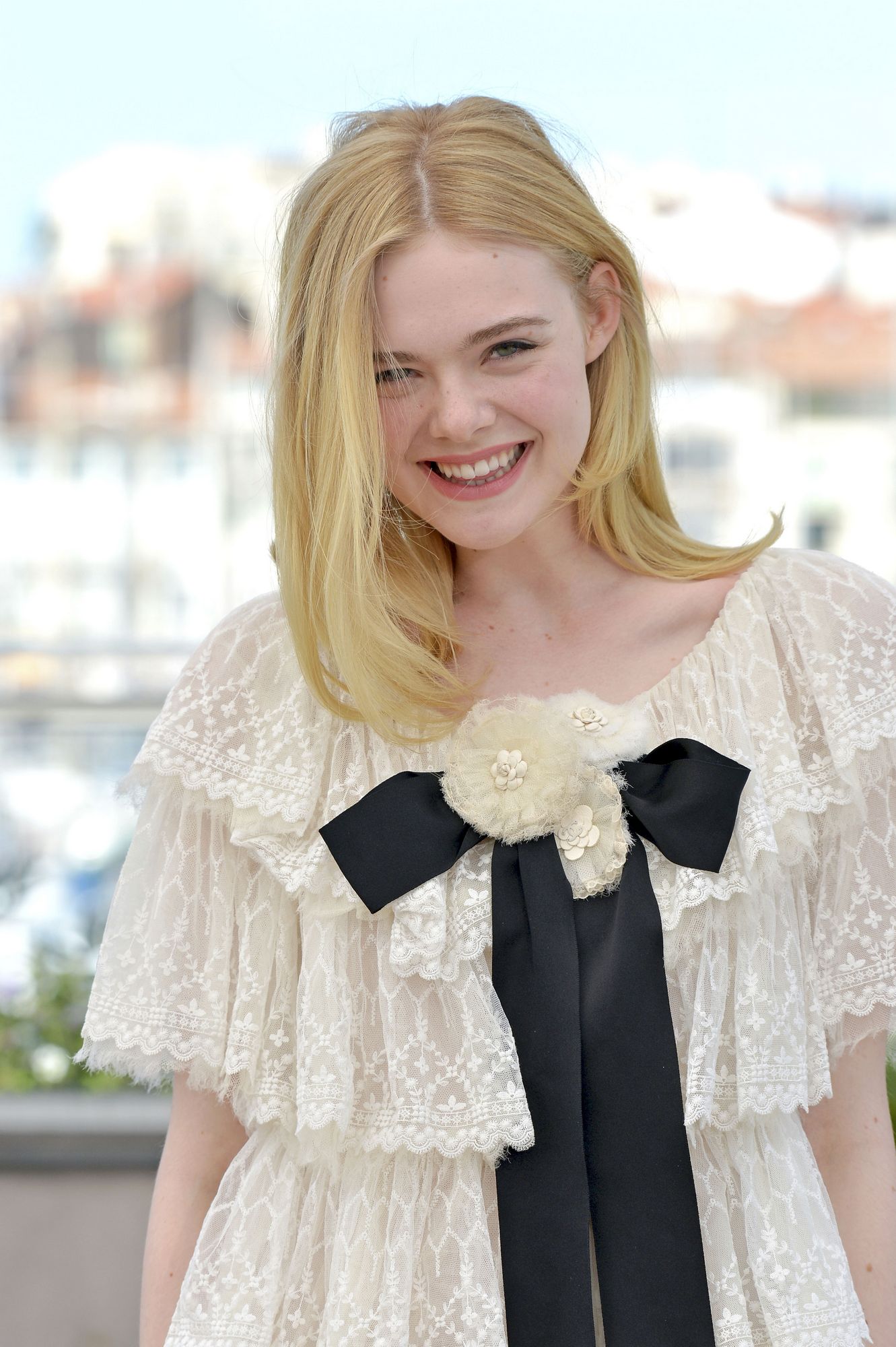 totally-elle-2016-neon-demon-cannes-photocall-290.jpg