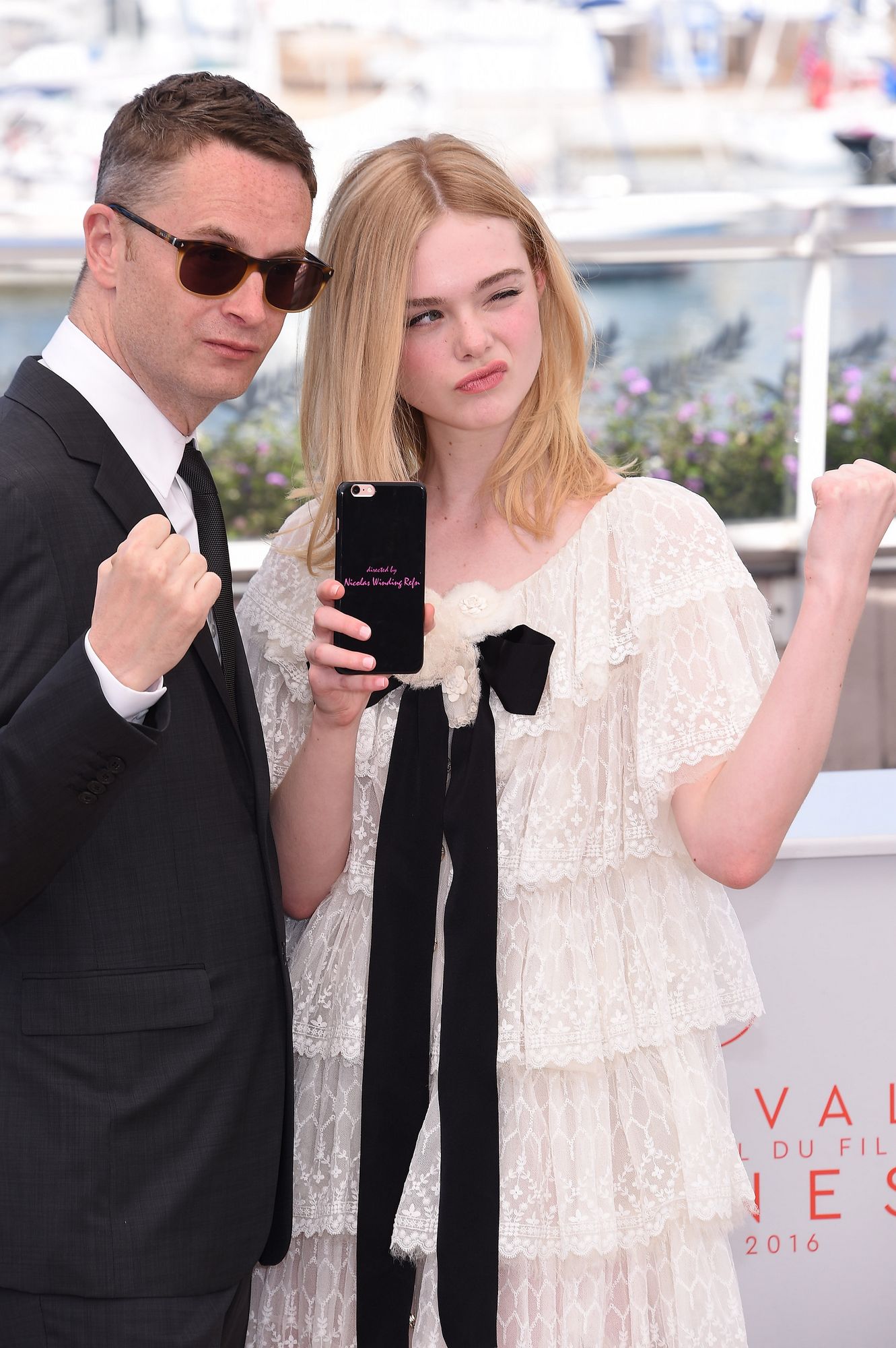 totally-elle-2016-neon-demon-cannes-photocall-365.jpg