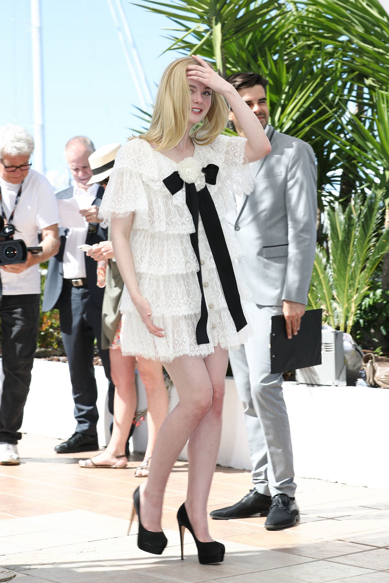 totally-elle-2016-neon-demon-cannes-photocall-385.jpg