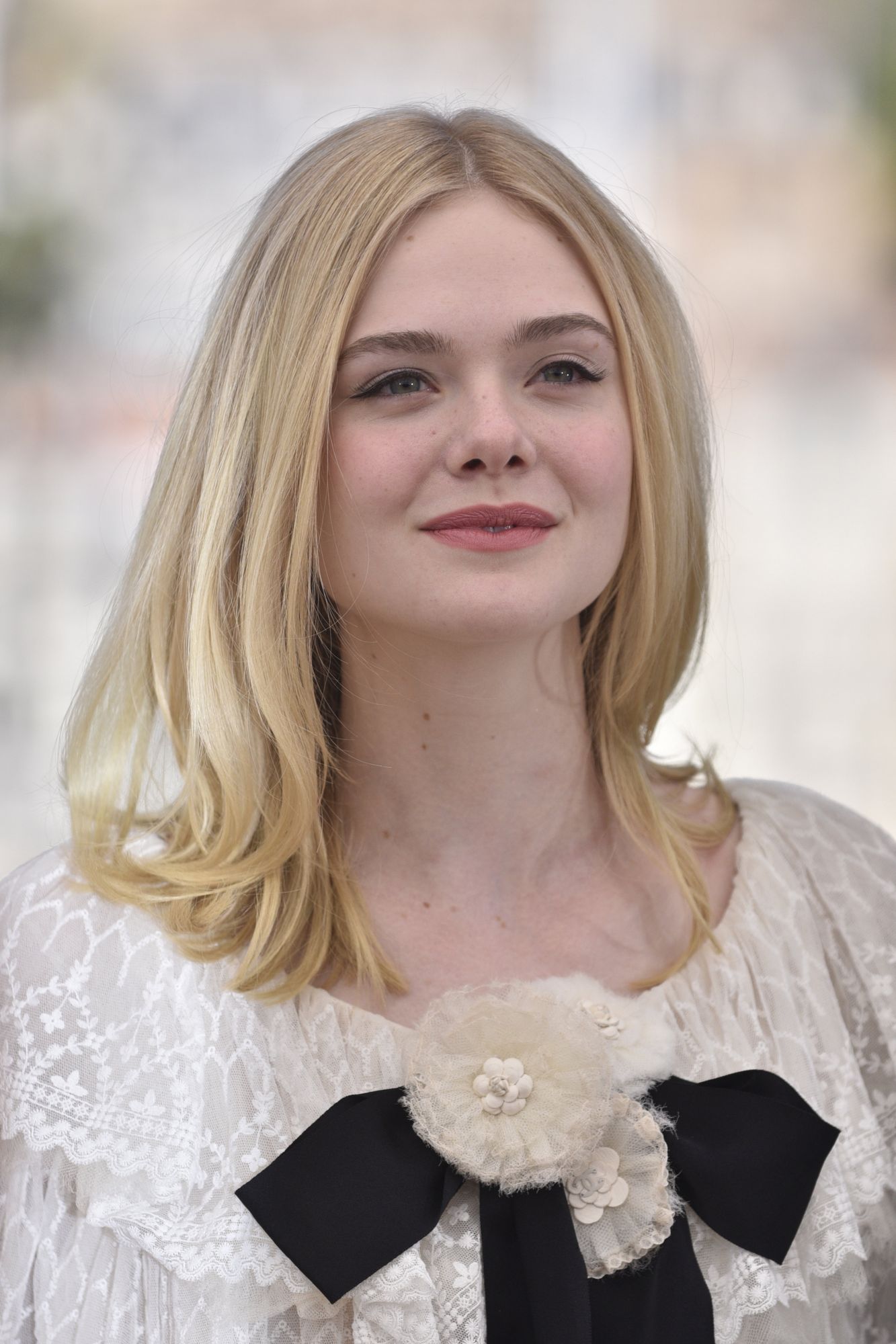 totally-elle-2016-neon-demon-cannes-photocall-468.jpg