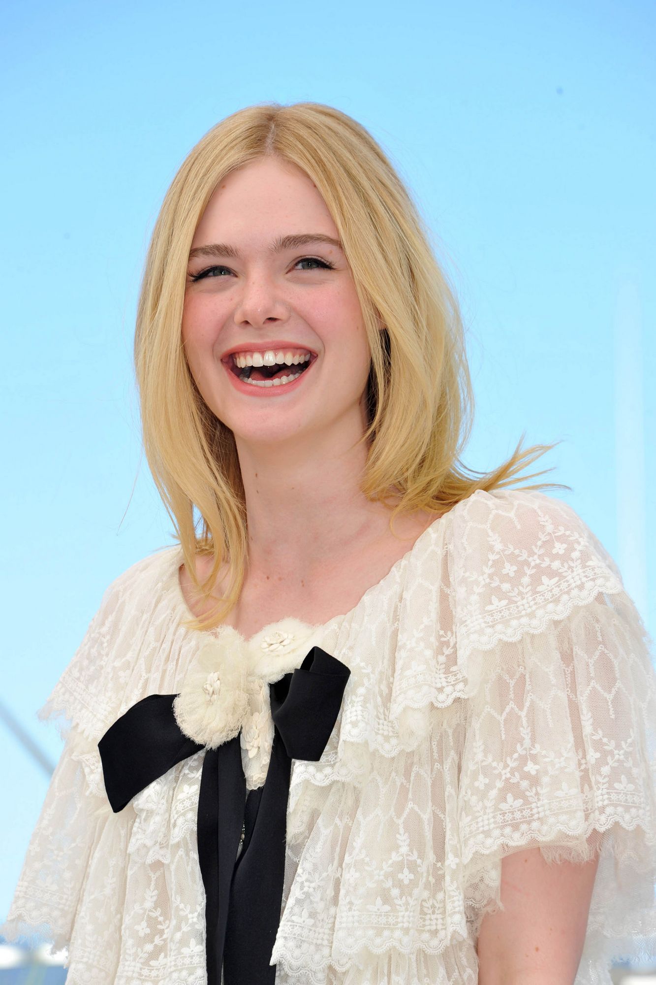 totally-elle-2016-neon-demon-cannes-photocall-527.jpg