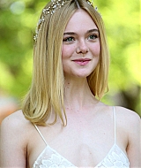 totally-elle-2016-neon-demon-rome-photocall-178.jpg