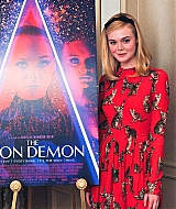 totally-elle-2016-neon-demon-conference-003.jpg