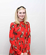 totally-elle-2016-neon-demon-conference-012.jpg