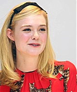 totally-elle-2016-neon-demon-conference-071.jpg
