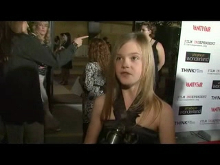 premieres_screencaps_phoeberedcarpet012.jpg